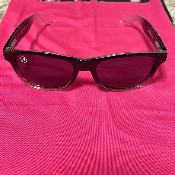 Blenders Other - 🤑SOLD🤑Blenders M Class // Tipsy Goat Polarized Sunglasses